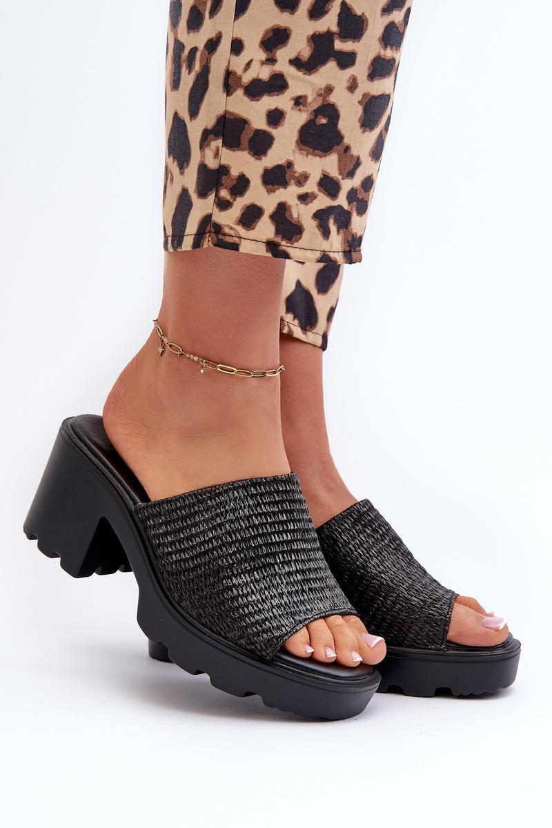 Step In Style Titantha Black Flip Flops