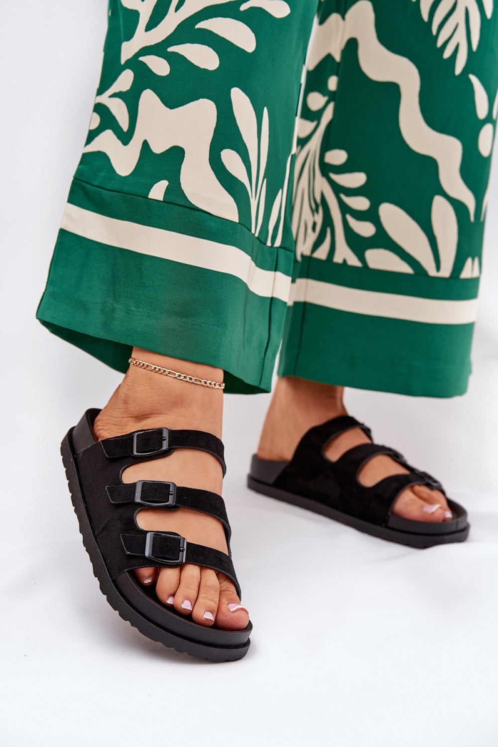 Step In Style Uliri Black Faux Suede Flip Flops