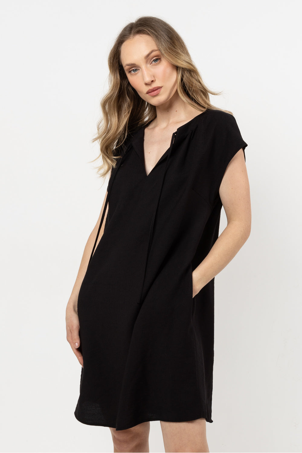 Awama Black Collared Dress