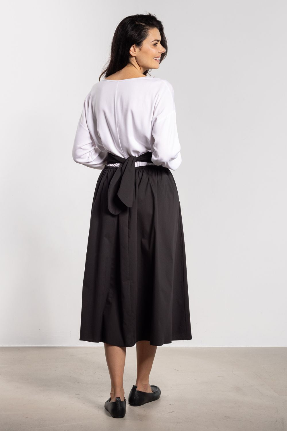 Awama Black Flared High Waisted Skirt - view 3