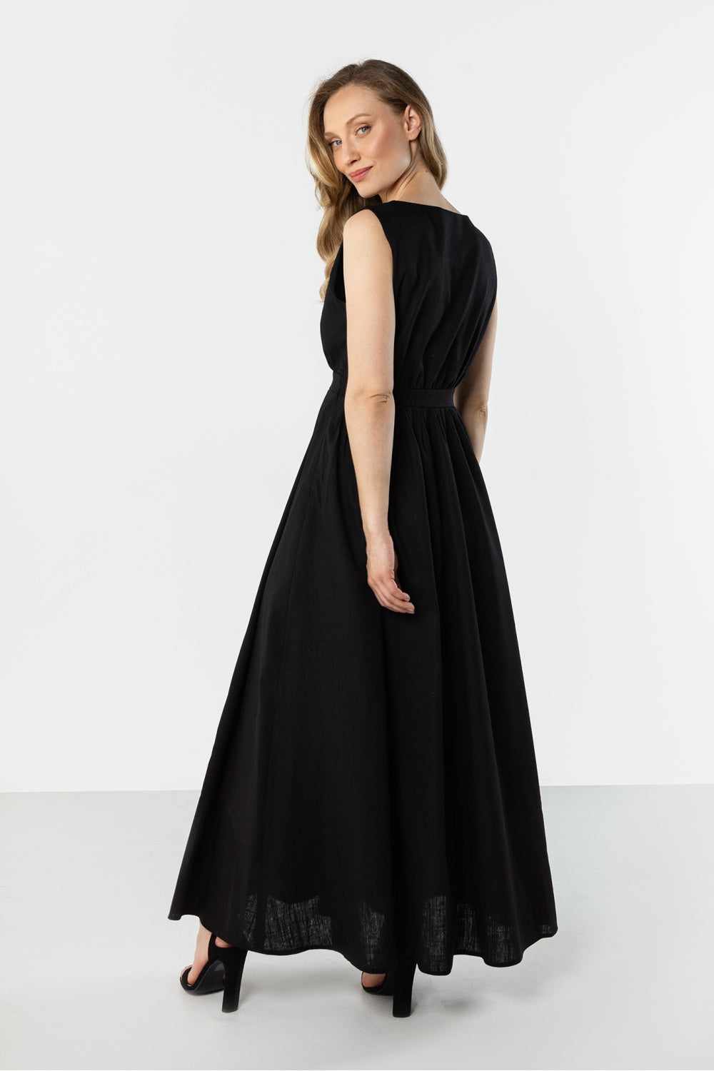 Awama Black Maxi Linen Dress - view 3