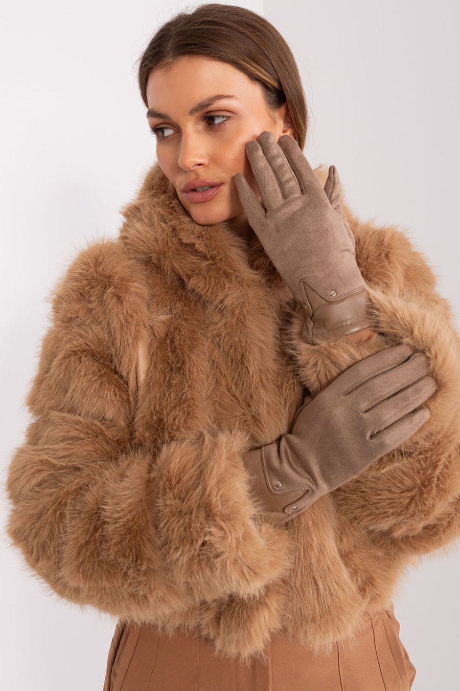 AT Dark Beige Gloves