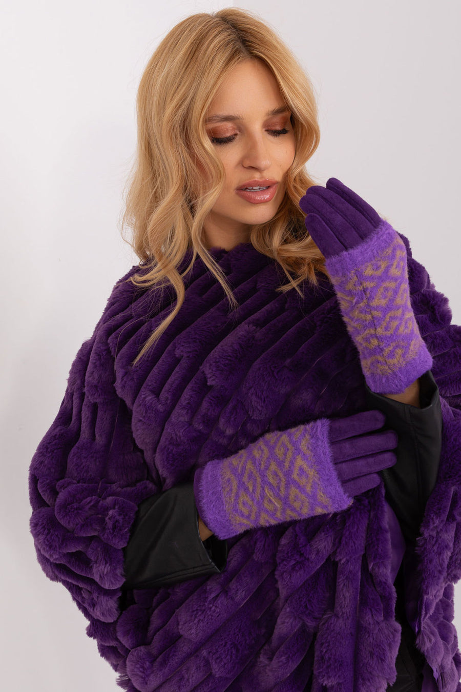 AT Dark Violet Knitted Gloves