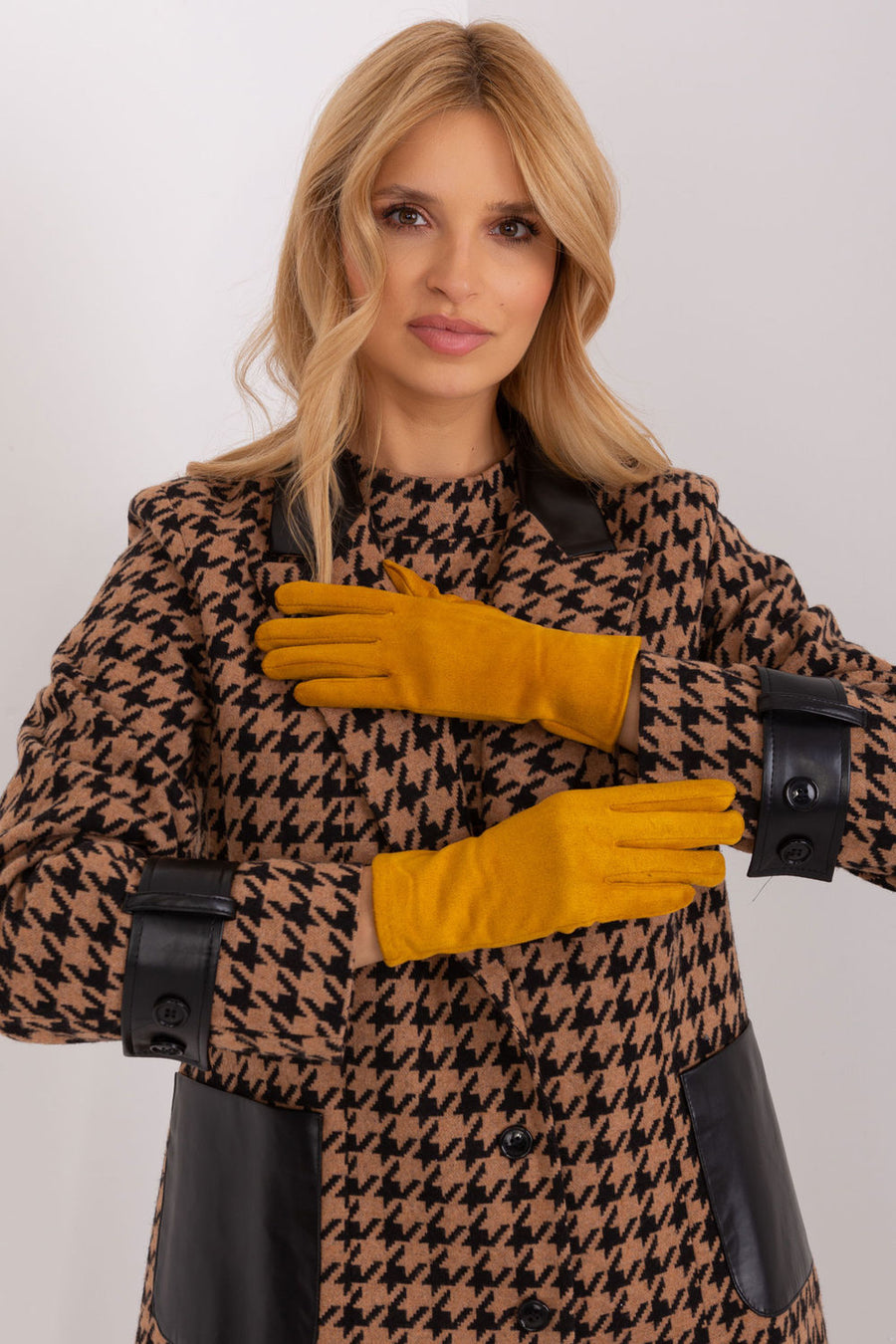 AT Dark Yellow Gloves