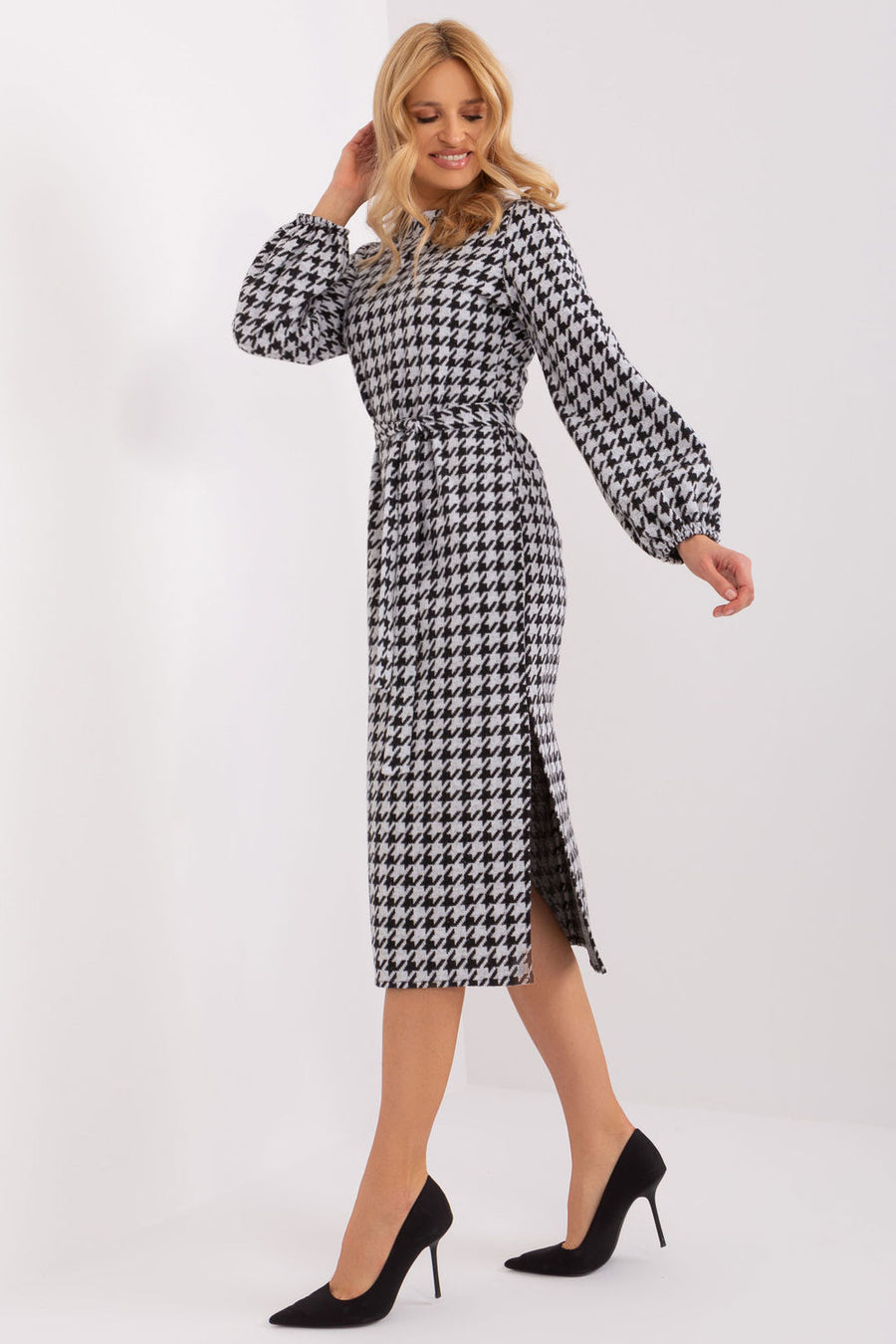 Lakerta Black Round Neck Long Sleeve Dress