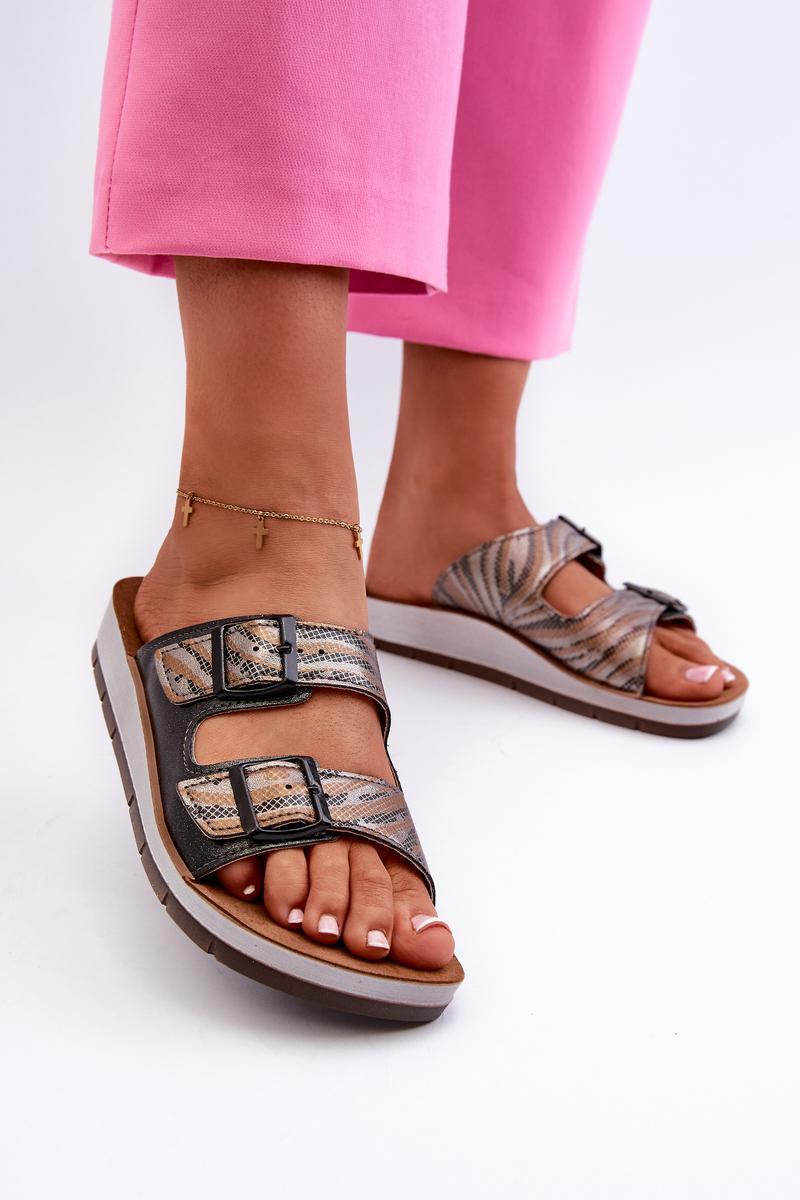 Step In Style Inblu Faux Leather Platform Flip Flops - view 3
