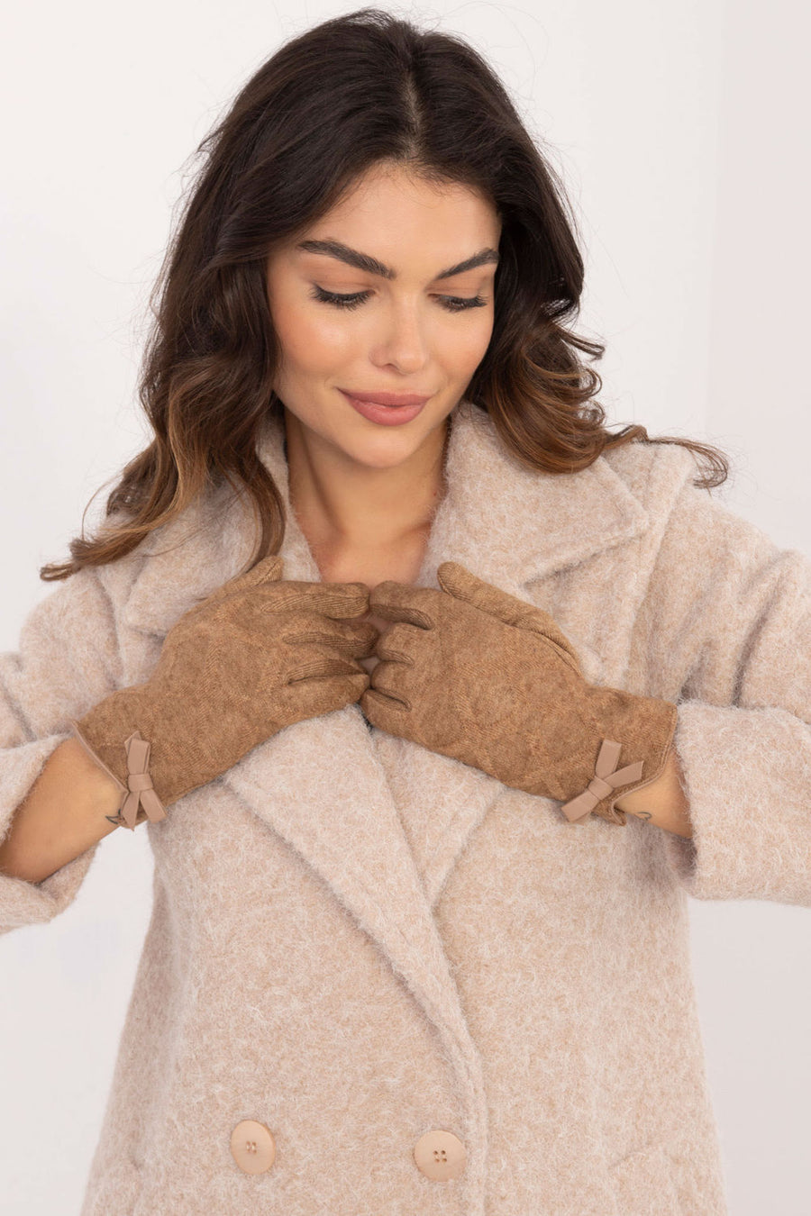 AT Camel Gloves with Bows