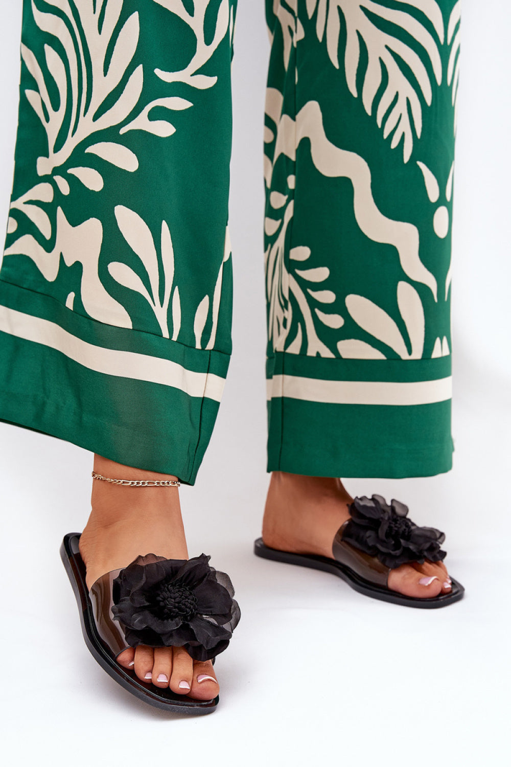 Step In Style Vobetta Black Flat Flip Flops