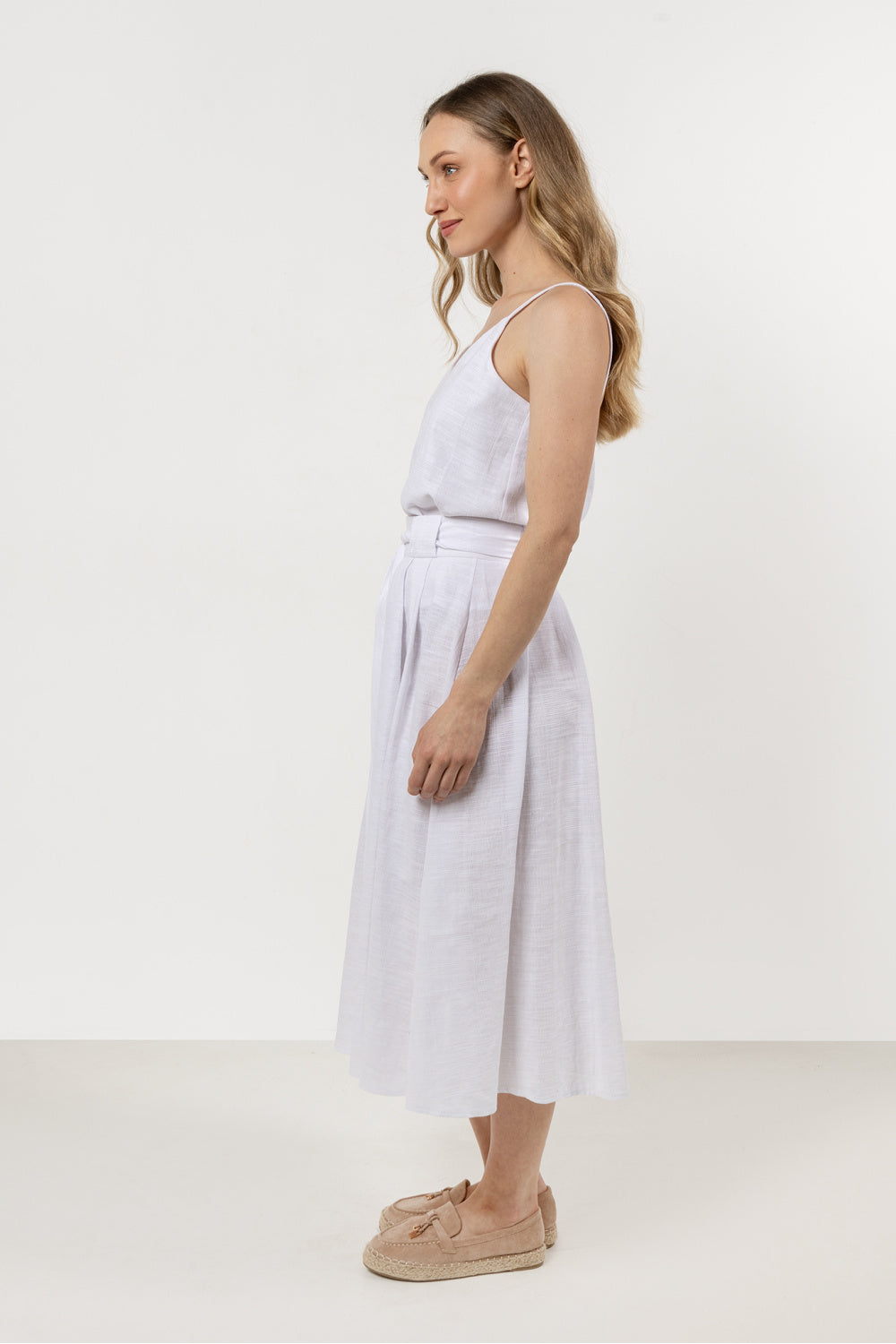 Awama White Sleeveless Cotton Cami Top - view 2