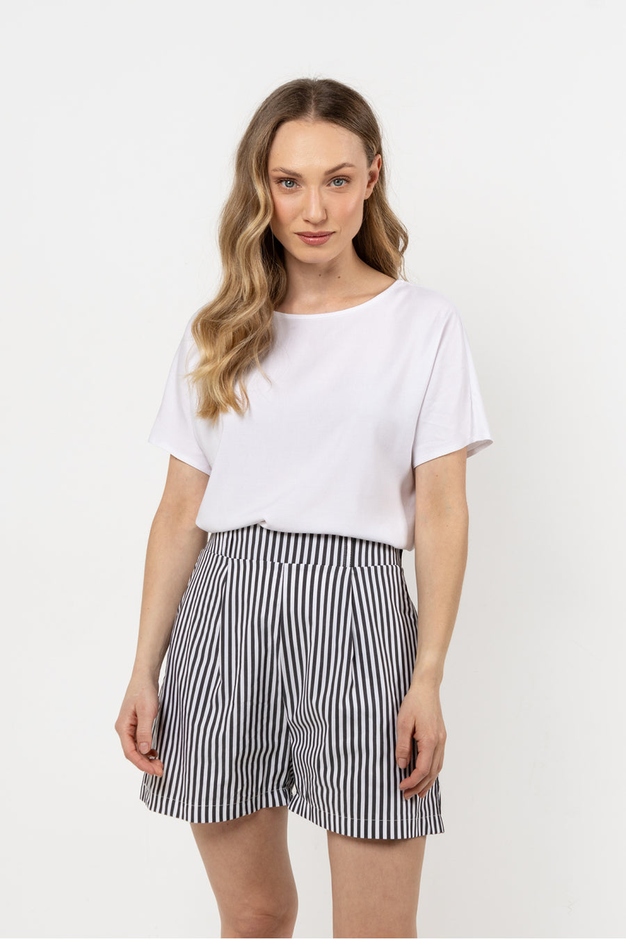 Awama Black Pleated Shorts