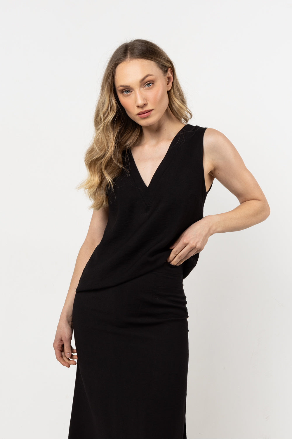 Awama Black Bodycon V-Neck Blouse