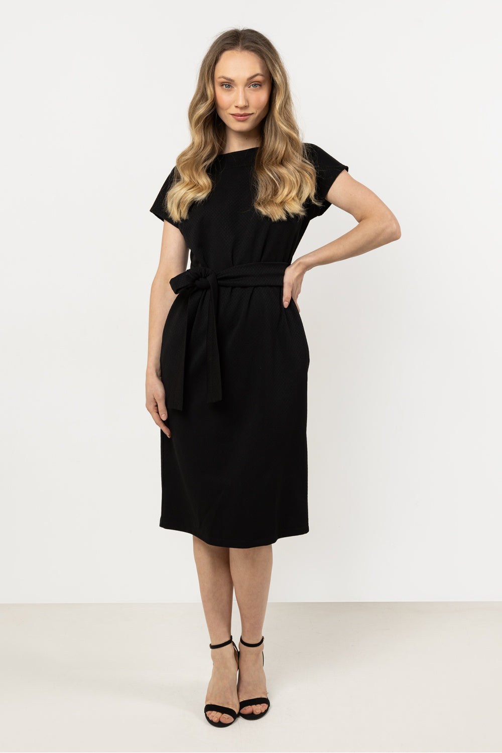 Awama Black Boat Neck Short Sleeve Dress