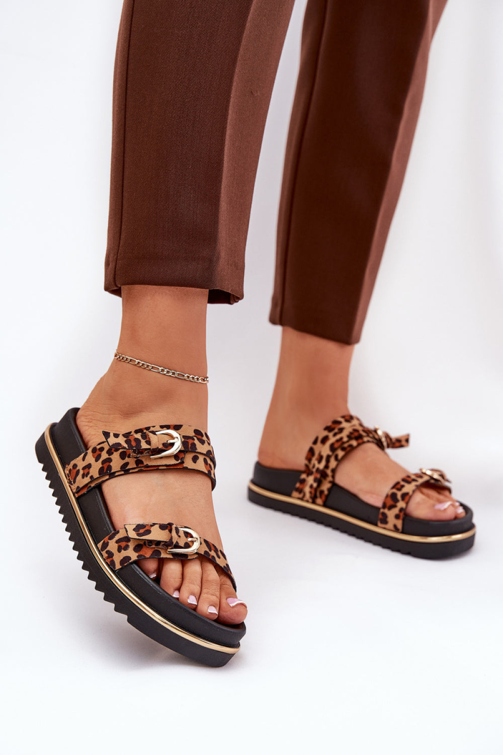 Step In Style Ziferte Leopard Print Platform Sandals