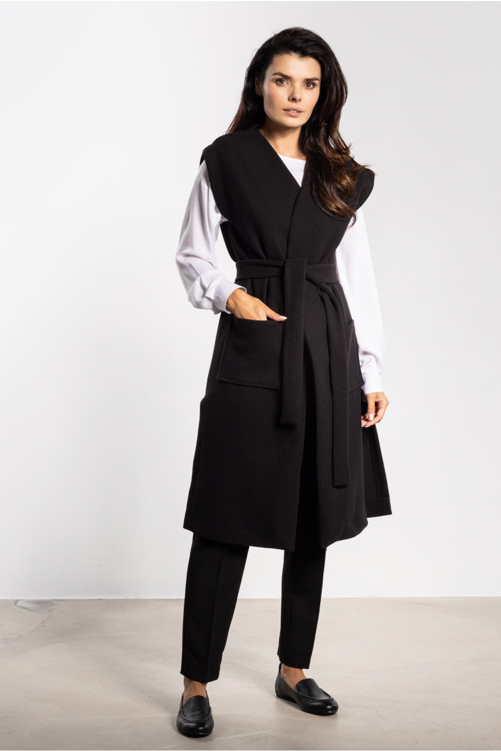 Awama Black Polyester Gilet