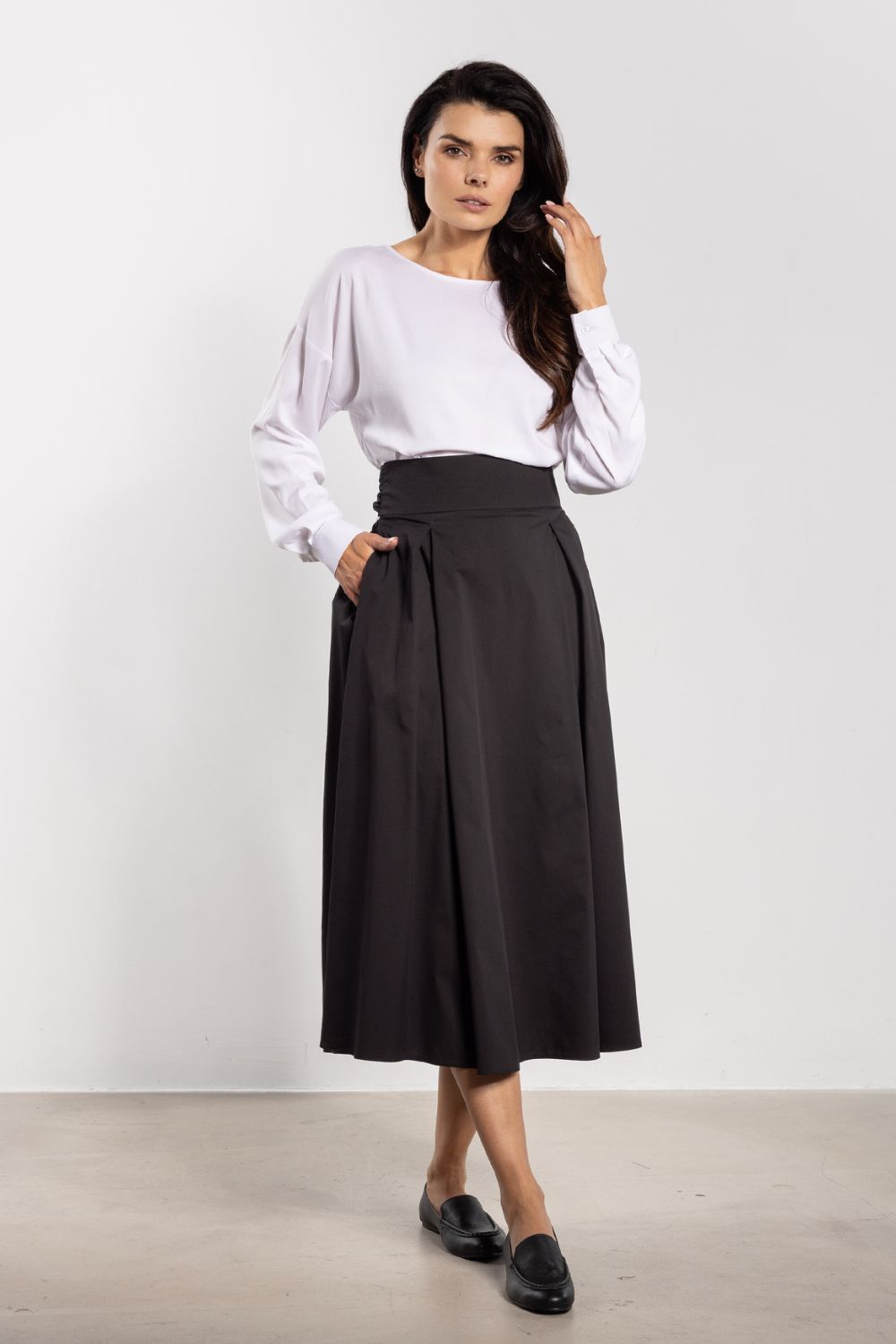 Awama Black Flared High Waisted Skirt - view 2