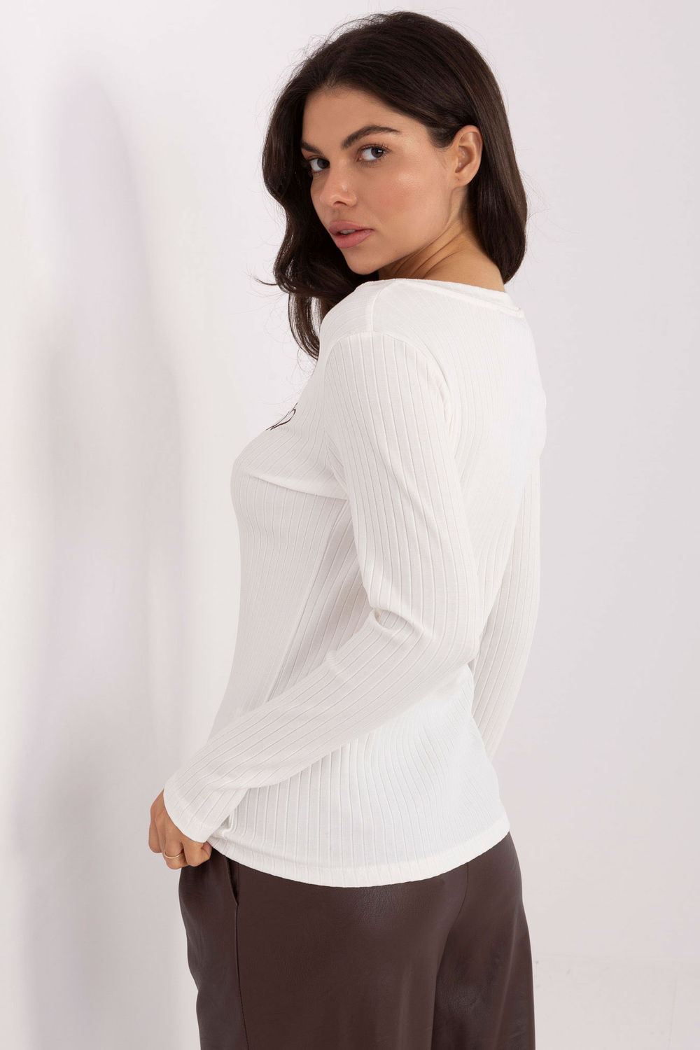 Rue Paris Ecru V-Neck Long Sleeve Cotton Blouse - view 3