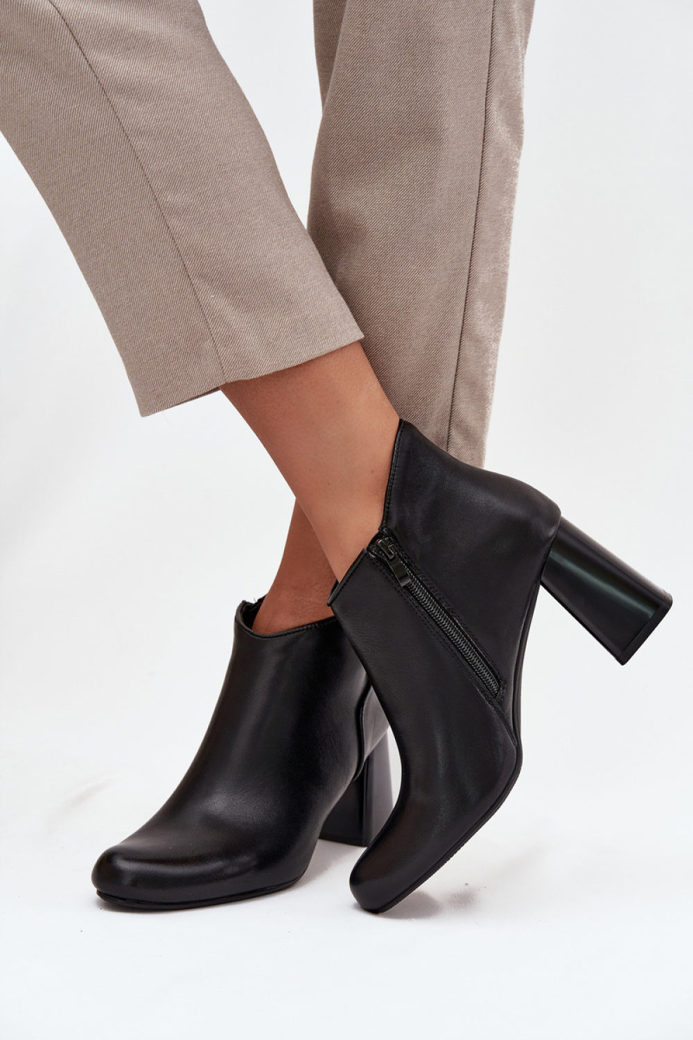 Step In Style Ivessara Black Leather Block Heel Heeled Ankle Boots - view 3