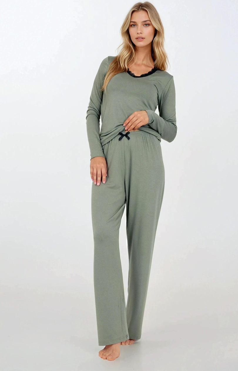 Momenti Per Me Emerald Dreams Green Lace Long Sleeve Pyjamas - view 3
