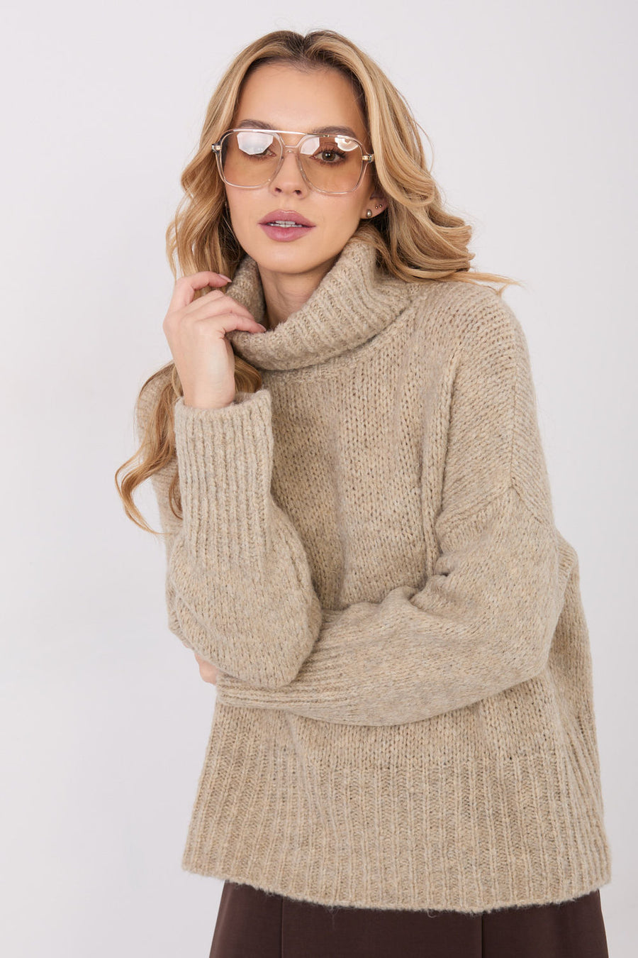 Factory Price Beige Knitted Long Sleeve Roll Neck Jumper