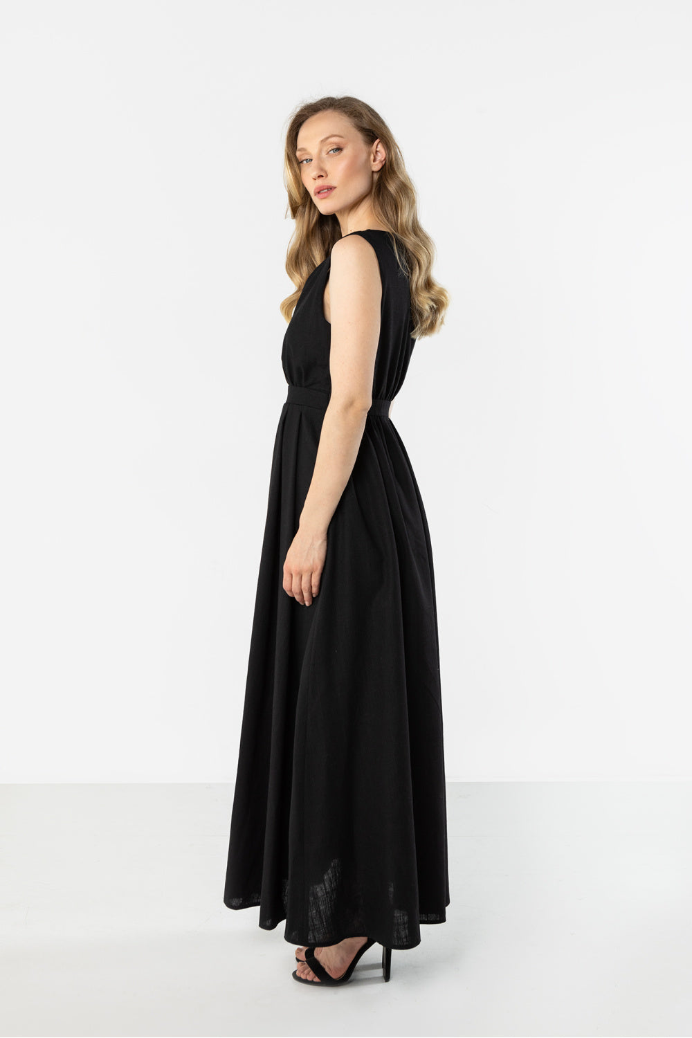 Awama Black Maxi Linen Dress - view 2