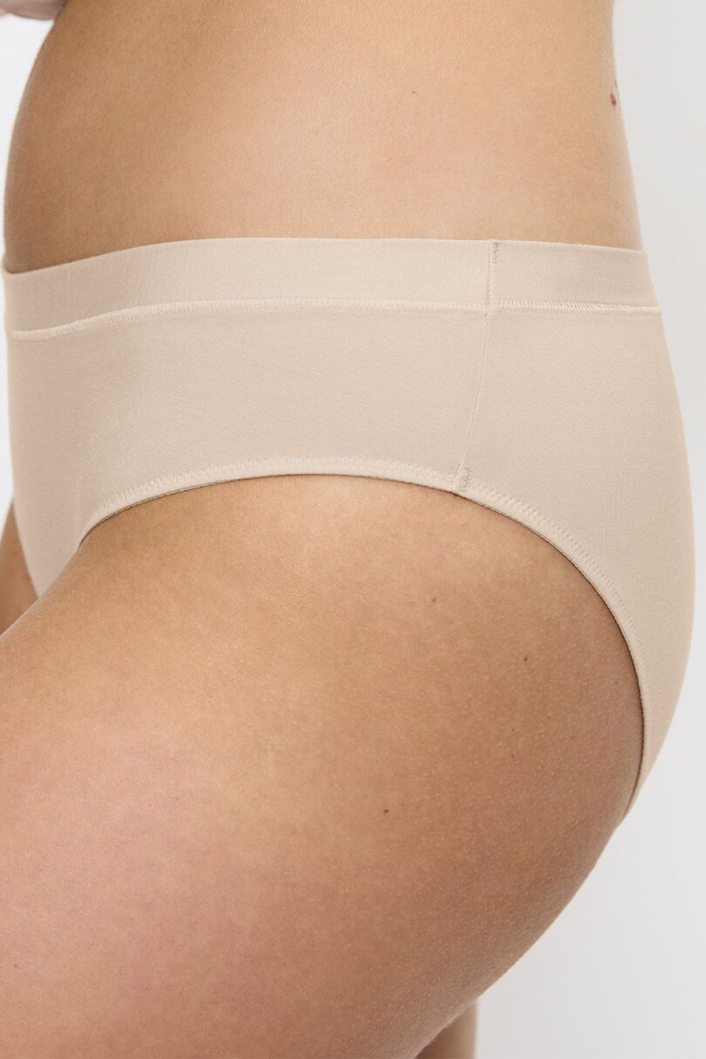 Triumph Komplet Sense Cream Lingerie Set - view 4