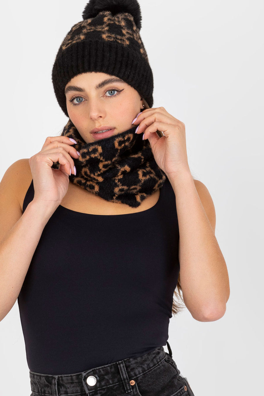 AT Black Infinity Scarf