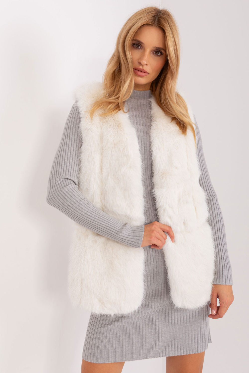 AT Ecru Gilet